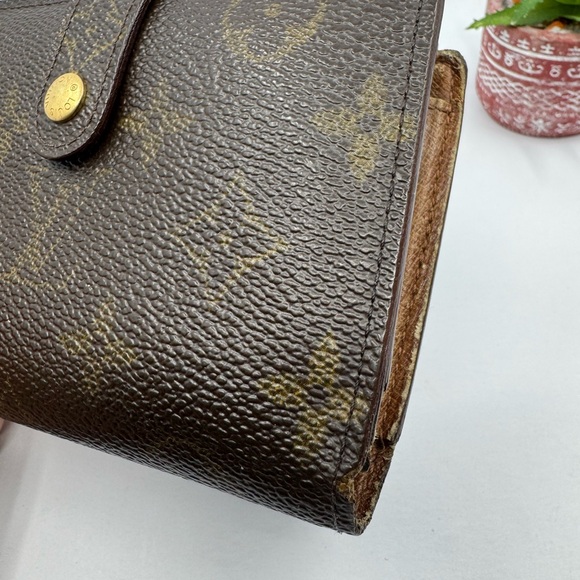 Authentic Louis Vuitton Monogram Porte Kisslock Bifold Wallet - Picture 7 of 9